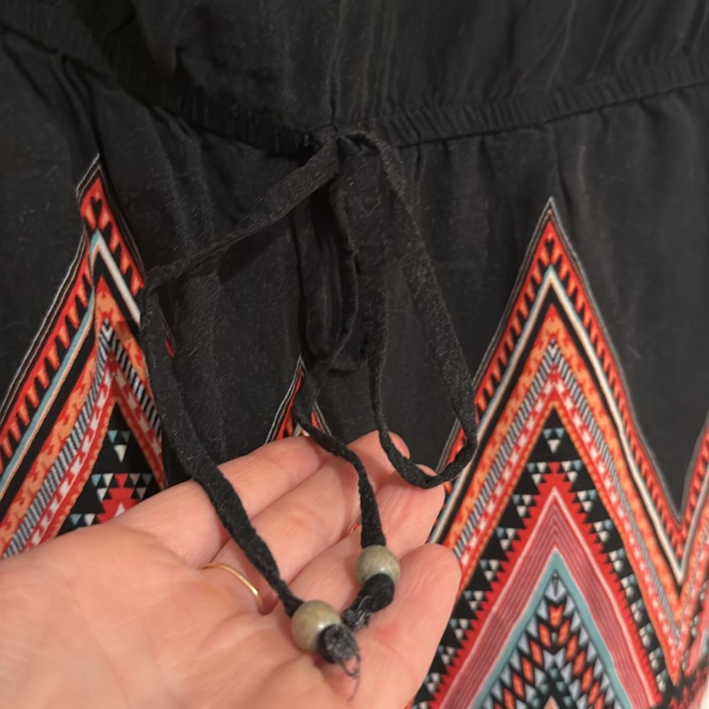 Geometric patterned romper - Picture 2 of 3